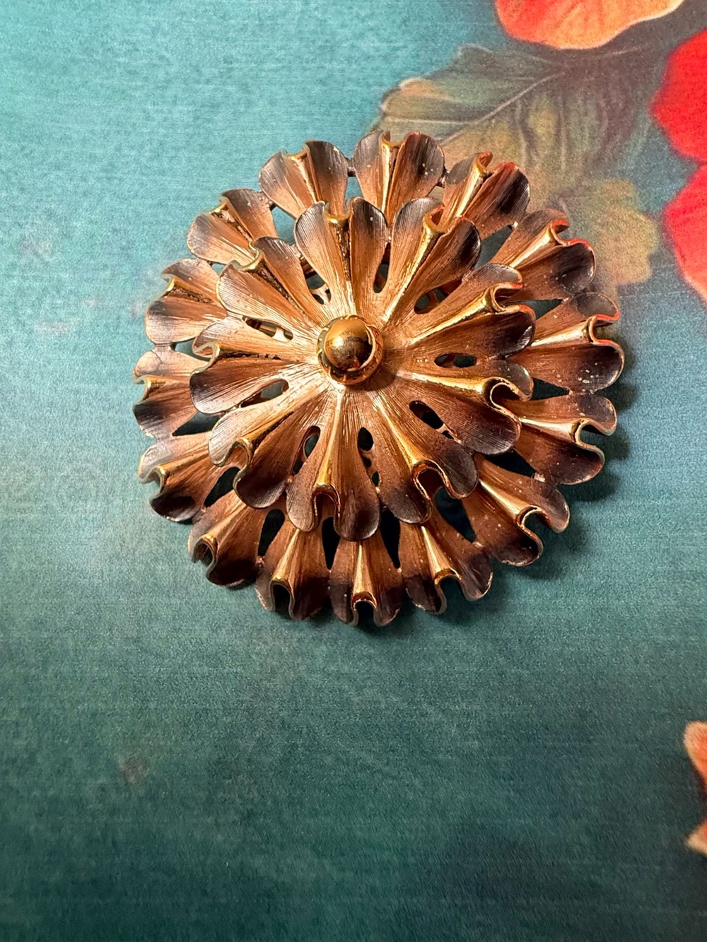 Gold Brooch - Picture 2 of 3